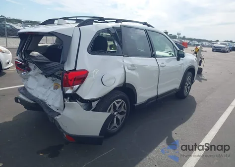 2021 Subaru Forester Premium z USA, uszkodzony, nr VIN JF2SKAJC9MH576437